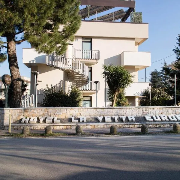 Hotel La Vetta Europa，位于Faccia di Trippa di Monte的酒店