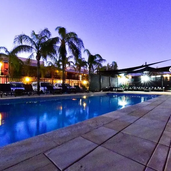 Diplomat Hotel Alice Springs，位于艾利斯斯普林斯的酒店