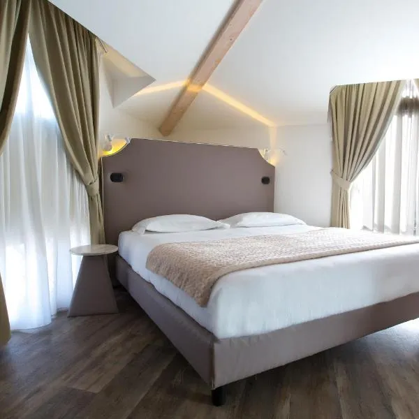 Hotel Al Campanile - Luxury Suites & Apartments，位于Agrano的酒店