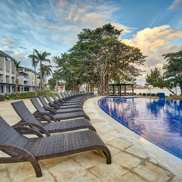 Royalton Negril, An Autograph Collection All-Inclusive Resort，位于Orange Bay的酒店