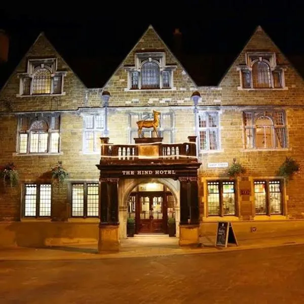 雌鹿酒店，位于Ecton的酒店