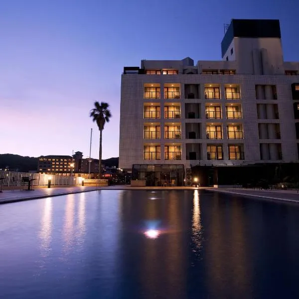 诗玛哈娜优美诺酒店，位于洲本市的酒店