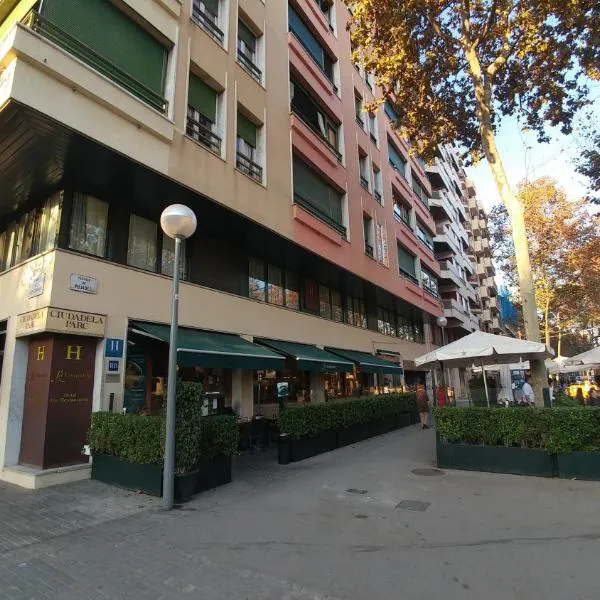 城堡酒店，位于巴塞罗那的酒店
