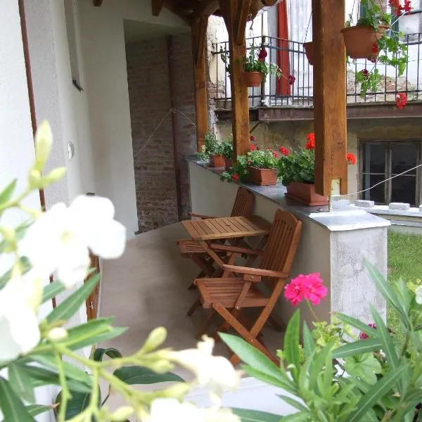 戴安娜酒店，位于佩奇的酒店