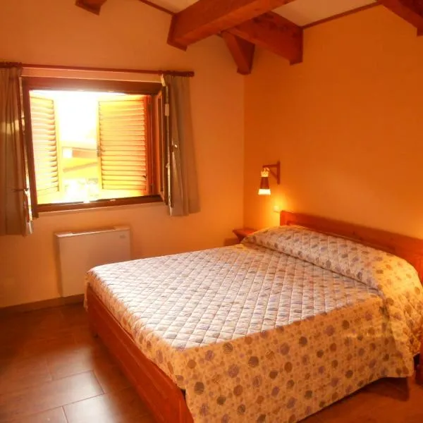 La Locanda Del Lago Lucciola，位于Villalago的酒店