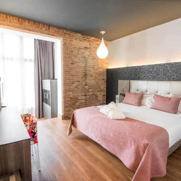 珀蒂宫博物院高科技酒店，位于巴塞罗那的酒店