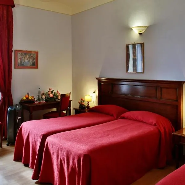温莎萨沃伊酒店，位于Santa Maria Lignano的酒店