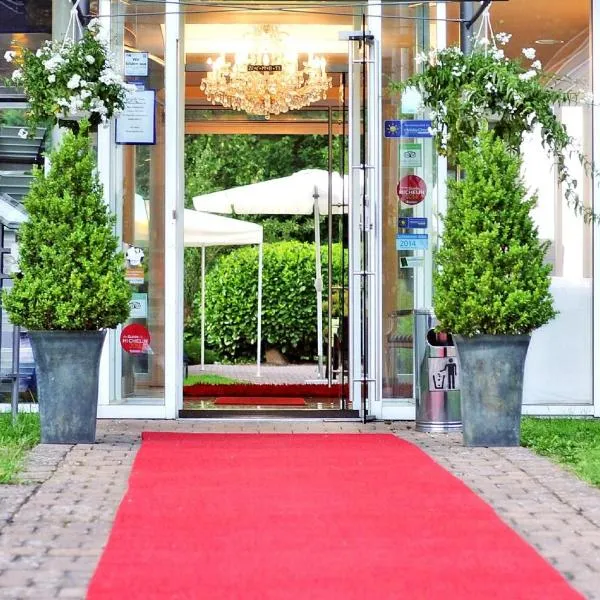 Hotel Restaurant Sengscheider Hof，位于圣英贝特的酒店