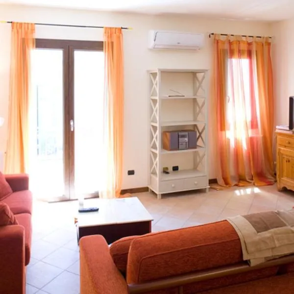 Case Vacanza Cipriano spacious apartment and cosy studio monolocale，位于Torretta的酒店