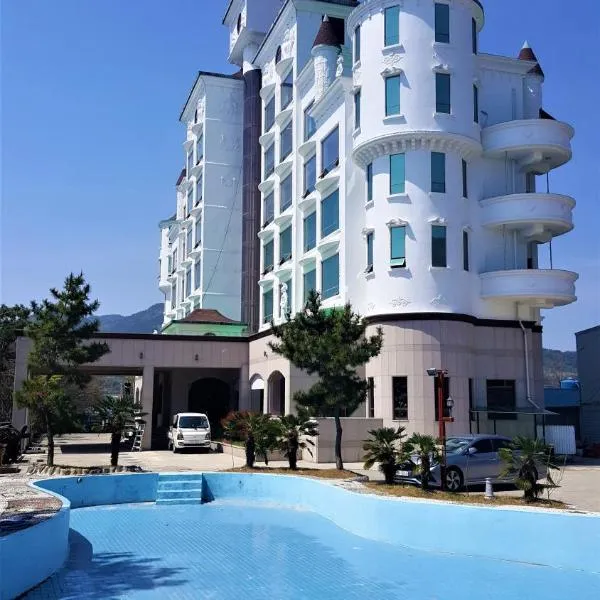 南海海滩酒店，位于Changp'o的酒店