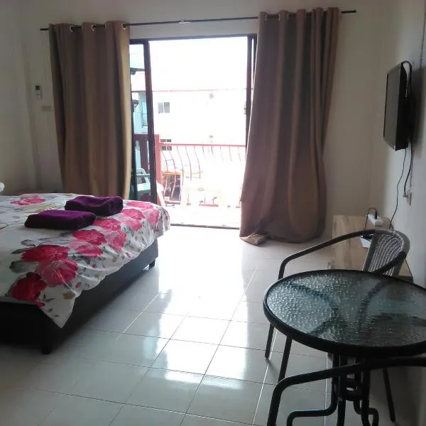 NB旅馆，位于卡伦海滩的酒店