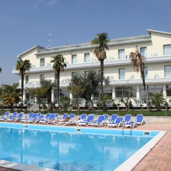 Front Lake Hotel Villa Paradiso Suite，位于Castello的酒店
