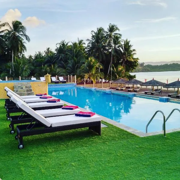 Foxy's Beach Resort，位于New Agutaya的酒店