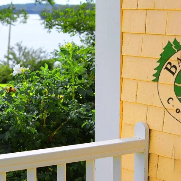 Bayview Pines Country Inn B&B，位于Mahone Bay (Nova Scotia)的酒店