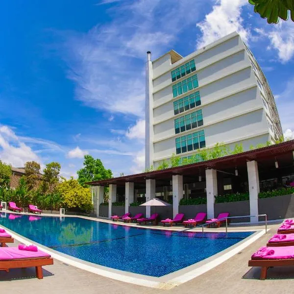 Amaranth Suvarnabhumi Hotel，位于Ban Bang Lamphu的酒店
