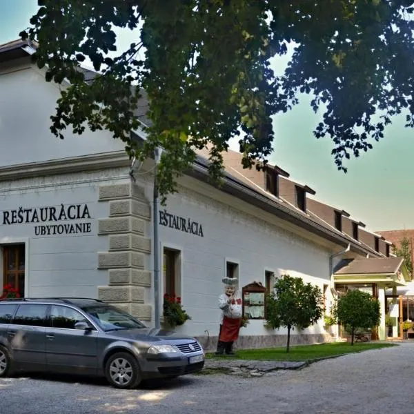 Penzion pri Kastieli Betliar，位于Krásnohorské Podhradie的酒店