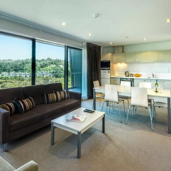 奎斯特奥尔巴尼服务式公寓，位于Te Whanga的酒店