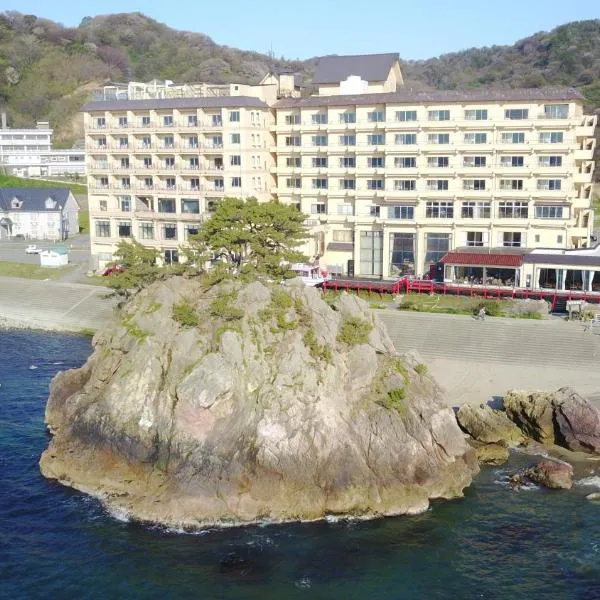 尤拉温泉八乙女日式旅馆 ，位于鹤冈市的酒店