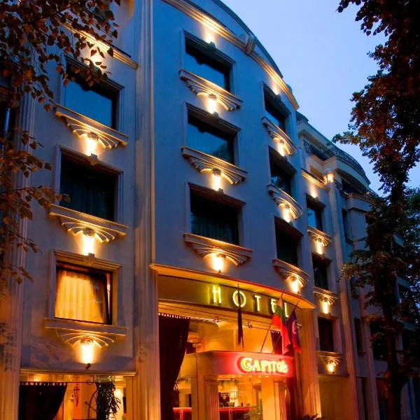 首都酒店，位于瓦尔纳的酒店