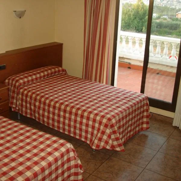 米兰旅馆，位于Castellnovo的酒店