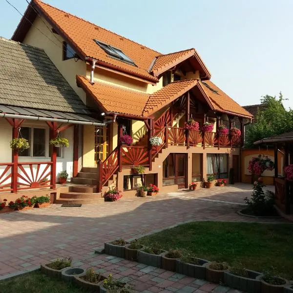 Casa Lenke，位于Purcăreni的酒店