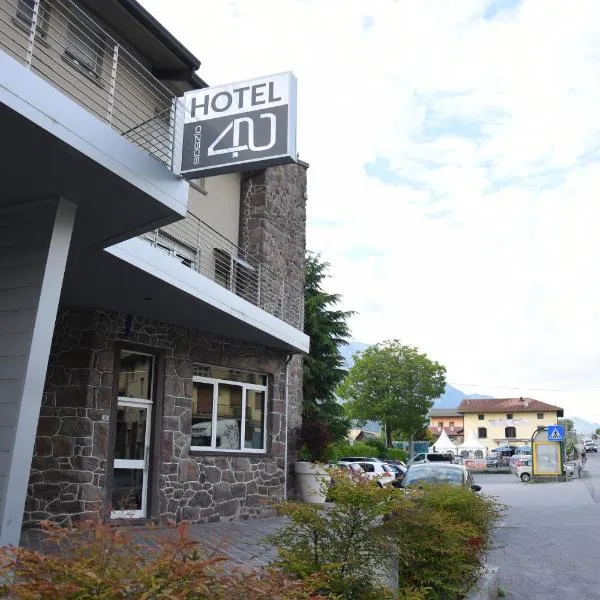 斯帕奇奥42酒店，位于Pian Camuno的酒店