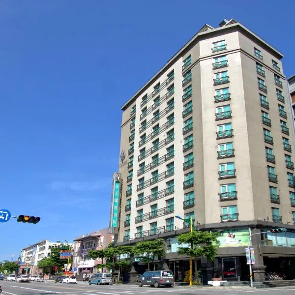 蓝天丽池饭店，位于花莲市的酒店