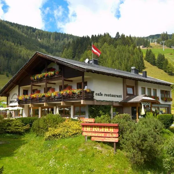 伯格霍夫希尔万德酒店，位于Obertschern的酒店
