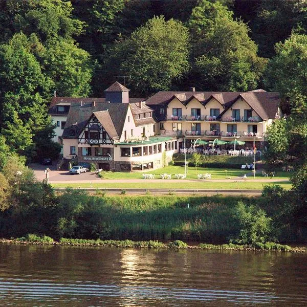 佩菲尔餐厅酒店，位于Münstermaifeld的酒店