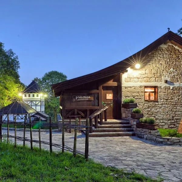 Farm Stay Čardaklije，位于Bosanski Petrovac的酒店