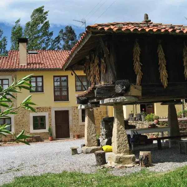 Casa Rural Trebol4Hojas，位于希洪的酒店