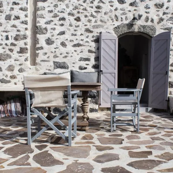 Kafka Stone House，位于Emporeiós的酒店