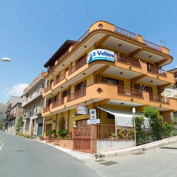 Il Veliero，位于洛卡卢美拉的酒店