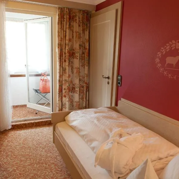 Hotel Lamm Baiersbronn Mitteltal，位于拜尔斯布龙的酒店