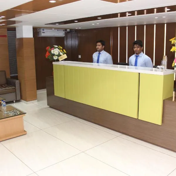 Hotel The Furat Inn，位于瓦皮的酒店