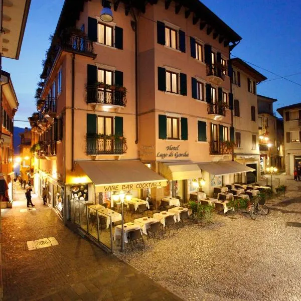 加尔达湖酒店，位于Ferrara di Monte Baldo的酒店