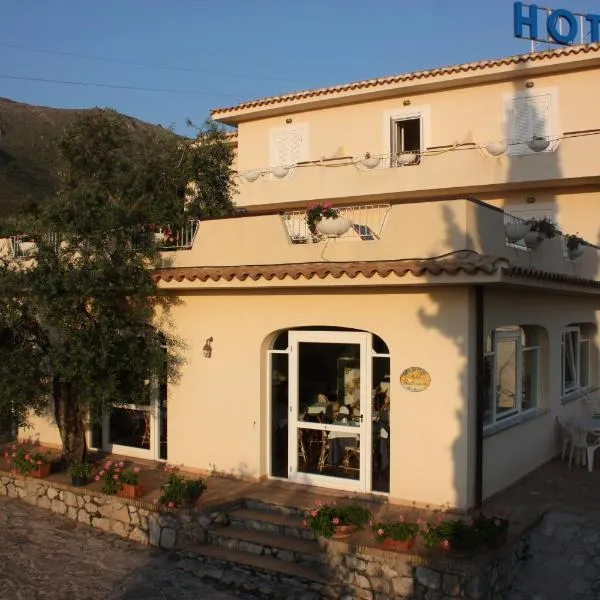 贝尔韦德雷酒店，位于斯佩隆加的酒店
