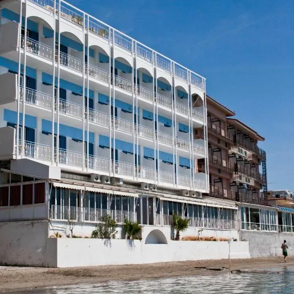 托隆酒店，位于托隆的酒店