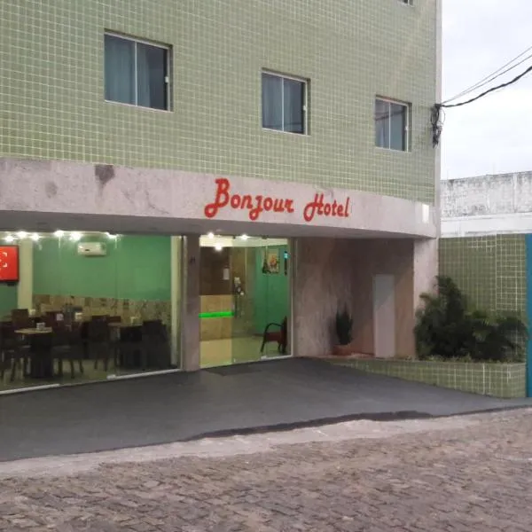 Bonjour Hotel，位于马卡埃的酒店