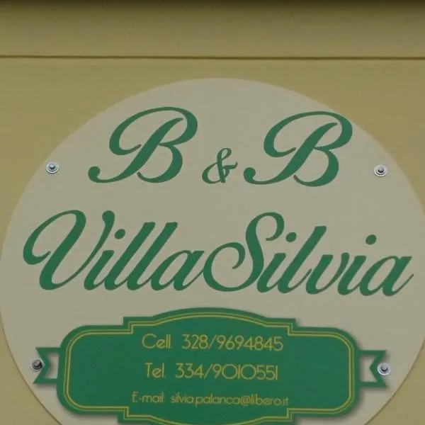 Villa Silvia，位于阿夸桑塔泰尔梅的酒店
