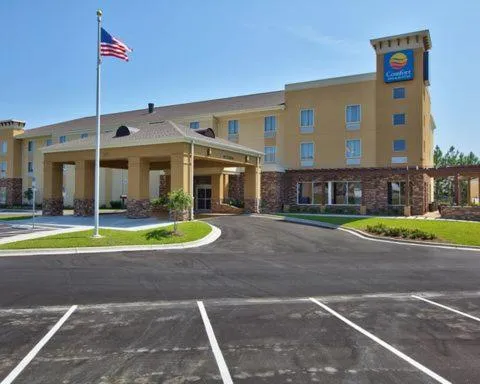 Comfort Inn & Suites Dothan East，位于Cottonwood的酒店