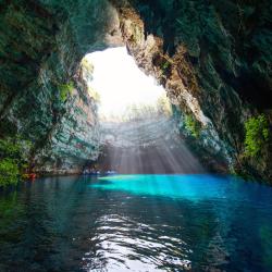 梅利萨尼洞穴