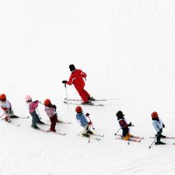 高雪维尔1650滑雪学校