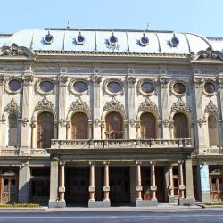 鲁斯塔韦利剧院