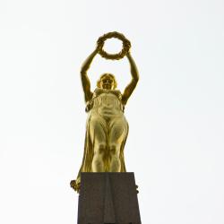 黄金女郎战争纪念碑, 卢森堡