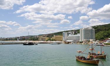 North Coast Black Sea的公寓式酒店