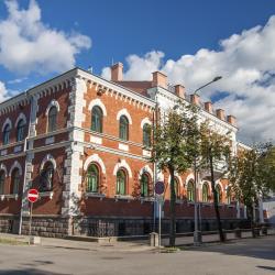 Daugavpils Municipality 3家豪华帐篷营地