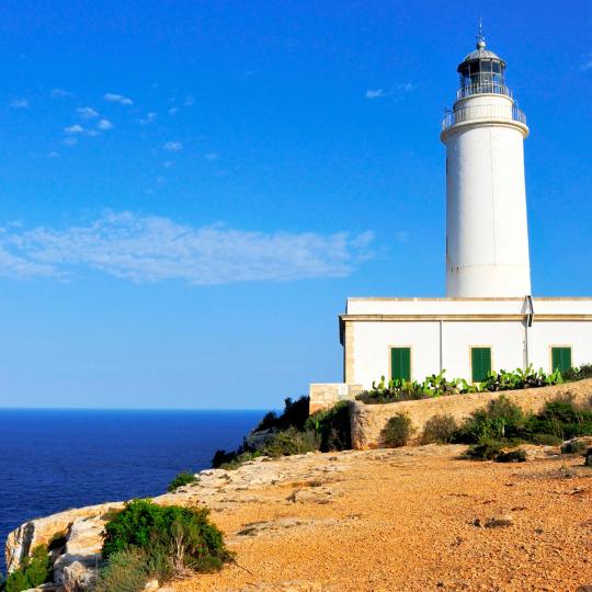 法罗莫拉灯塔（Faro de la Mola Lighthouse）