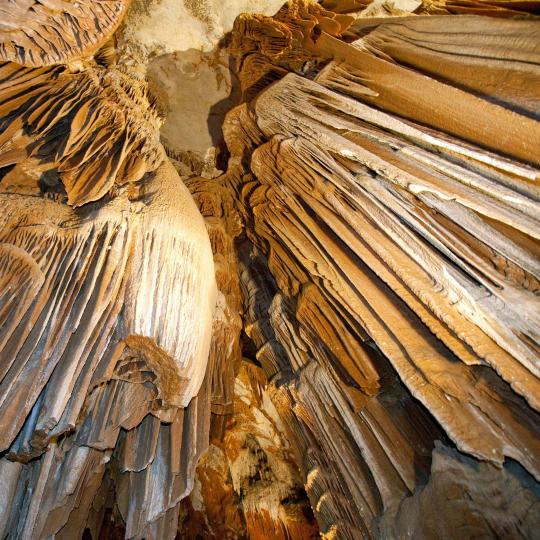 肖维岩洞参观旧石器时代遗址