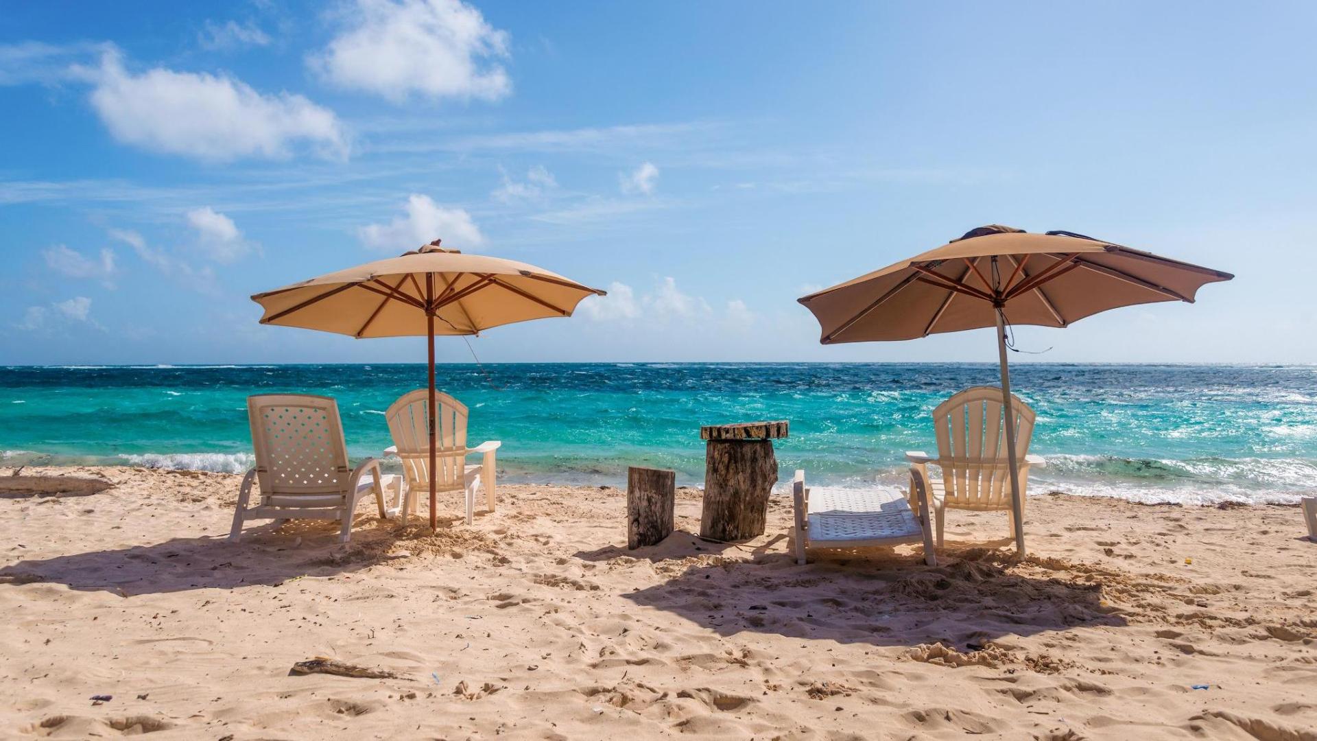 夏日的圣路易斯海滩(san luis beach) - 全球精彩海滩目的地之一